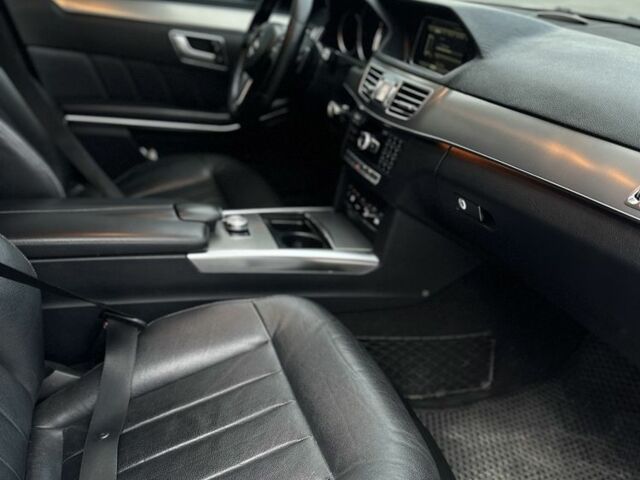 Чорний Мерседес Е-Клас, об'ємом двигуна 2.1 л та пробігом 300 тис. км за 14800 $, фото 23 на Automoto.ua