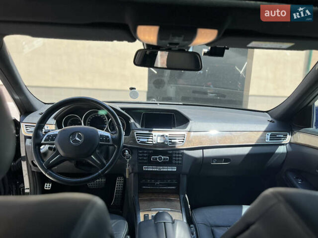 Черный Мерседес Е-Класс, объемом двигателя 2.2 л и пробегом 220 тыс. км за 17000 $, фото 5 на Automoto.ua