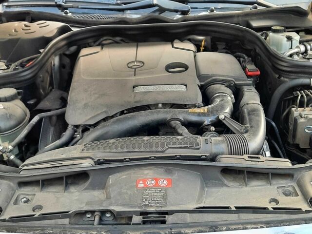 Черный Мерседес Е-Класс, объемом двигателя 2 л и пробегом 100 тыс. км за 18400 $, фото 3 на Automoto.ua