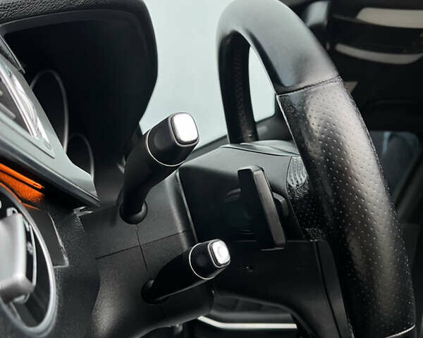 Мерседес Е-Класс 2013 в Черновцах на Automoto.ua Черный Мерседес Е-Класс, объемом двигателя 2.2 л и пробегом 371 тыс. км за 15500 $, фото 14 на Automoto.ua