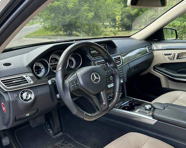 Черный Мерседес Е-Класс, объемом двигателя 3.5 л и пробегом 265 тыс. км за 18500 $, фото 10 на Automoto.ua