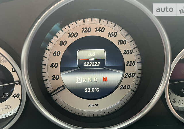 Черный Мерседес Е-Класс, объемом двигателя 2.2 л и пробегом 222 тыс. км за 22222 $, фото 46 на Automoto.ua