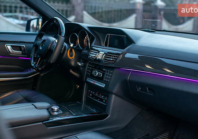 Черный Мерседес Е-Класс, объемом двигателя 2.1 л и пробегом 90 тыс. км за 16000 $, фото 36 на Automoto.ua