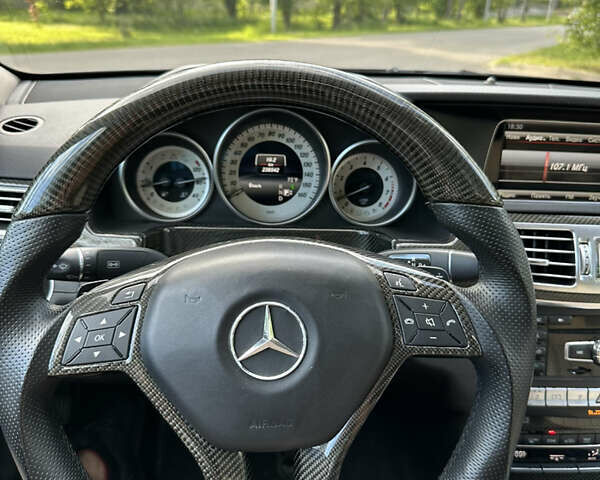 Черный Мерседес Е-Класс, объемом двигателя 3.5 л и пробегом 265 тыс. км за 18500 $, фото 16 на Automoto.ua