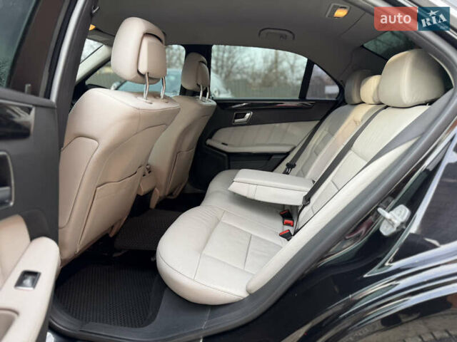 Чорний Мерседес Е-Клас, об'ємом двигуна 2.2 л та пробігом 277 тис. км за 12999 $, фото 7 на Automoto.ua