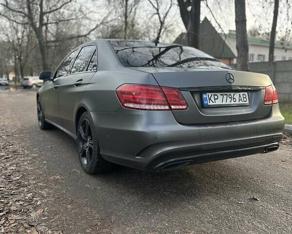 Чорний Мерседес Е-Клас, об'ємом двигуна 2 л та пробігом 250 тис. км за 14999 $, фото 7 на Automoto.ua