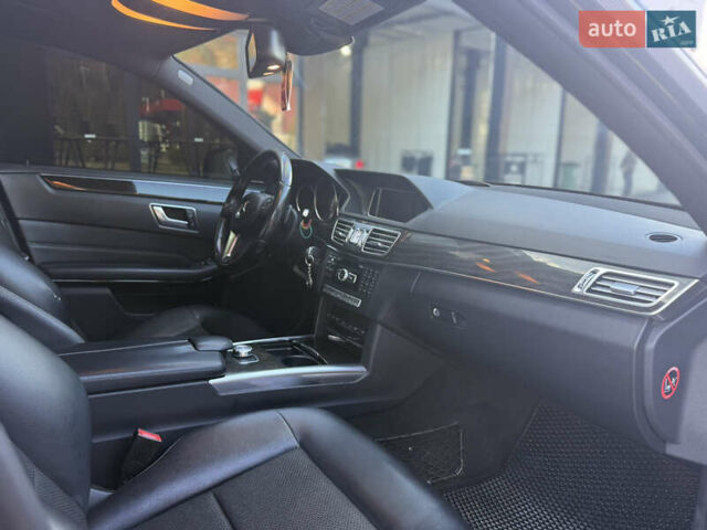 Черный Мерседес Е-Класс, объемом двигателя 2.1 л и пробегом 310 тыс. км за 17500 $, фото 23 на Automoto.ua
