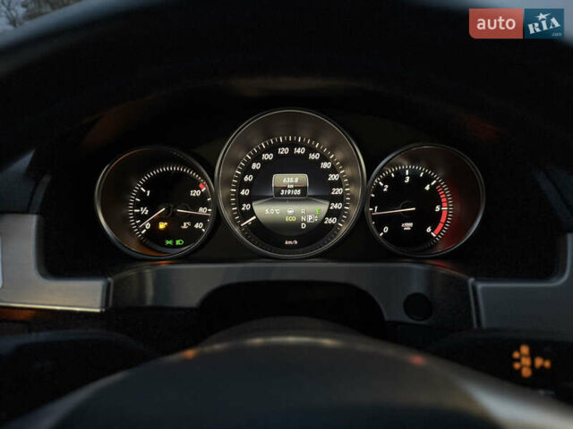 Черный Мерседес Е-Класс, объемом двигателя 2.14 л и пробегом 319 тыс. км за 16700 $, фото 39 на Automoto.ua