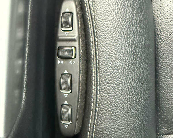 Черный Мерседес Е-Класс, объемом двигателя 2 л и пробегом 329 тыс. км за 13900 $, фото 34 на Automoto.ua