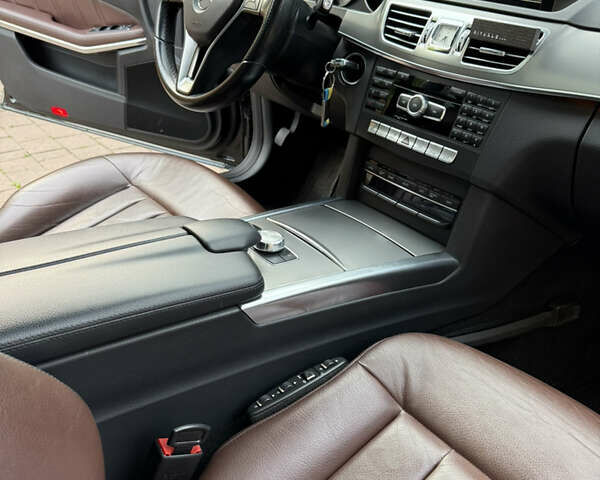 Чорний Мерседес Е-Клас, об'ємом двигуна 2.14 л та пробігом 313 тис. км за 25500 $, фото 29 на Automoto.ua