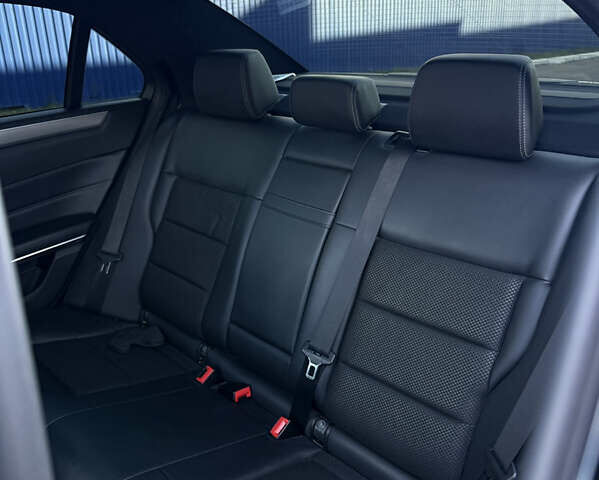 Черный Мерседес Е-Класс, объемом двигателя 2.2 л и пробегом 163 тыс. км за 19200 $, фото 58 на Automoto.ua