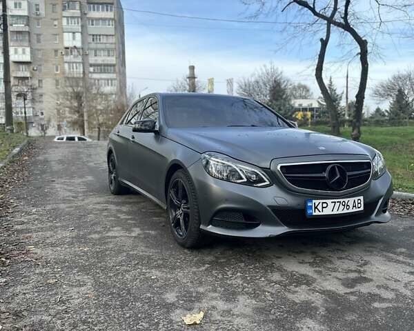 Чорний Мерседес Е-Клас, об'ємом двигуна 2 л та пробігом 250 тис. км за 14999 $, фото 3 на Automoto.ua