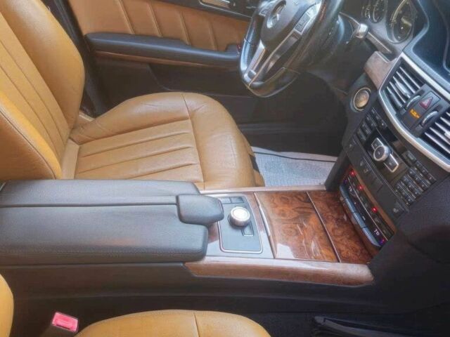 Черный Мерседес Е-Класс, объемом двигателя 3.5 л и пробегом 149 тыс. км за 14000 $, фото 12 на Automoto.ua