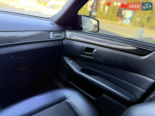 Черный Мерседес Е-Класс, объемом двигателя 2.1 л и пробегом 310 тыс. км за 17500 $, фото 18 на Automoto.ua