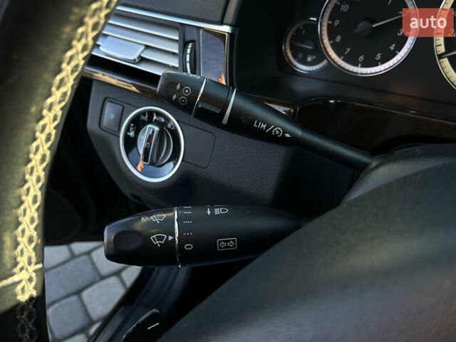 Черный Мерседес Е-Класс, объемом двигателя 2.14 л и пробегом 254 тыс. км за 18200 $, фото 11 на Automoto.ua