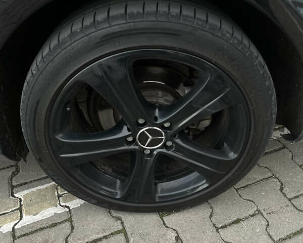 Мерседес Е-Класс 2013 в Черновцах на Automoto.ua Черный Мерседес Е-Класс, объемом двигателя 2.2 л и пробегом 371 тыс. км за 15500 $, фото 25 на Automoto.ua