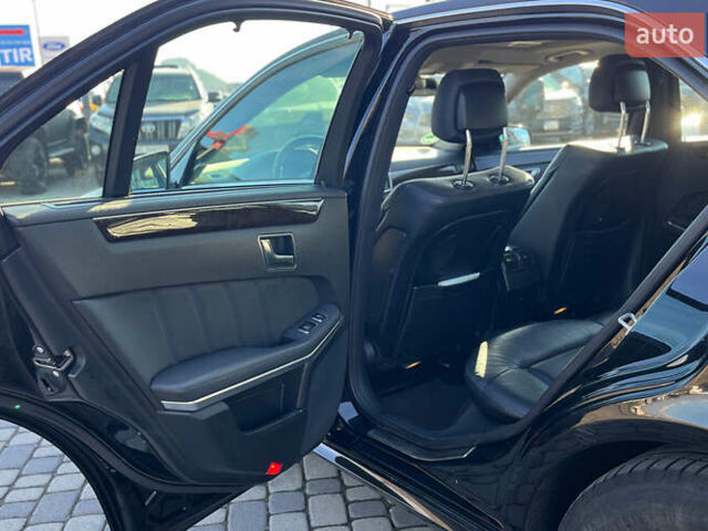 Черный Мерседес Е-Класс, объемом двигателя 2.14 л и пробегом 254 тыс. км за 18200 $, фото 22 на Automoto.ua