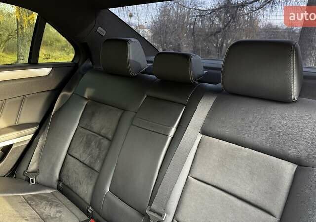 Чорний Мерседес Е-Клас, об'ємом двигуна 1.8 л та пробігом 235 тис. км за 14700 $, фото 7 на Automoto.ua