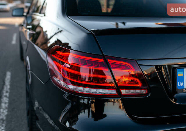 Черный Мерседес Е-Класс, объемом двигателя 2.1 л и пробегом 90 тыс. км за 16000 $, фото 5 на Automoto.ua