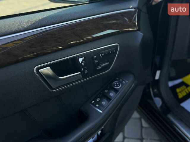 Черный Мерседес Е-Класс, объемом двигателя 2.14 л и пробегом 254 тыс. км за 18200 $, фото 21 на Automoto.ua