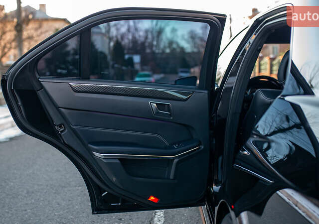 Черный Мерседес Е-Класс, объемом двигателя 2.1 л и пробегом 90 тыс. км за 16000 $, фото 13 на Automoto.ua