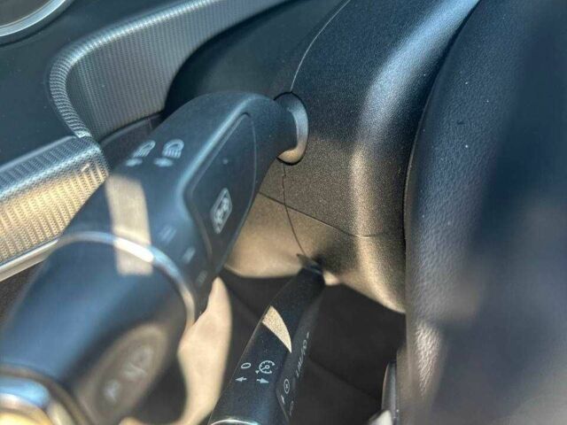 Черный Мерседес Е-Класс, объемом двигателя 2.2 л и пробегом 250 тыс. км за 18500 $, фото 10 на Automoto.ua