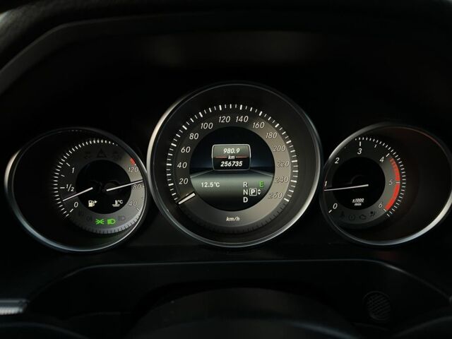 Черный Мерседес Е-Класс, объемом двигателя 2.1 л и пробегом 257 тыс. км за 19500 $, фото 15 на Automoto.ua