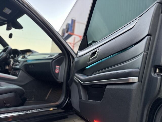 Черный Мерседес Е-Класс, объемом двигателя 2.1 л и пробегом 289 тыс. км за 17500 $, фото 19 на Automoto.ua