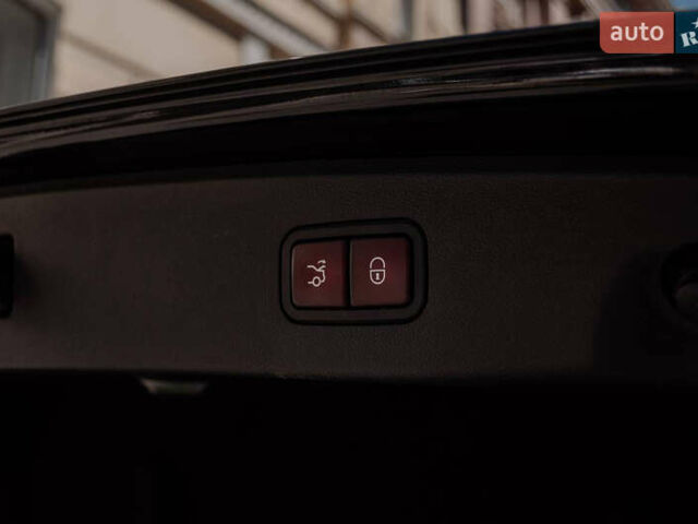 Черный Мерседес Е-Класс, объемом двигателя 3 л и пробегом 172 тыс. км за 23999 $, фото 25 на Automoto.ua