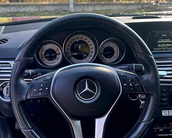 Черный Мерседес Е-Класс, объемом двигателя 2.14 л и пробегом 440 тыс. км за 15500 $, фото 2 на Automoto.ua