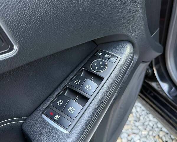 Черный Мерседес Е-Класс, объемом двигателя 3 л и пробегом 237 тыс. км за 22500 $, фото 12 на Automoto.ua