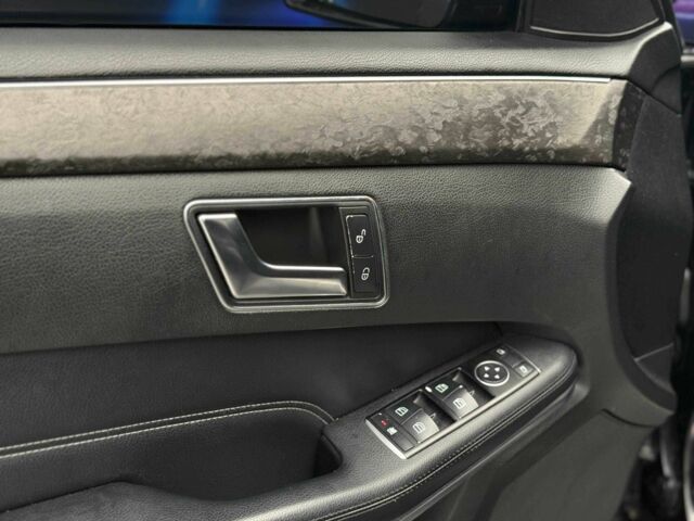 Чорний Мерседес Е-Клас, об'ємом двигуна 2.1 л та пробігом 246 тис. км за 16499 $, фото 12 на Automoto.ua