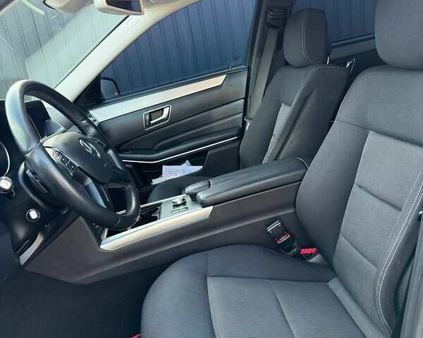 Черный Мерседес Е-Класс, объемом двигателя 3 л и пробегом 237 тыс. км за 22500 $, фото 17 на Automoto.ua