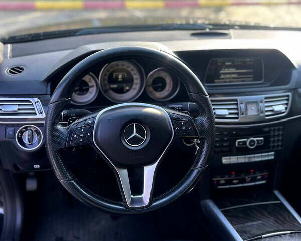 Черный Мерседес Е-Класс, объемом двигателя 2.14 л и пробегом 440 тыс. км за 15500 $, фото 11 на Automoto.ua