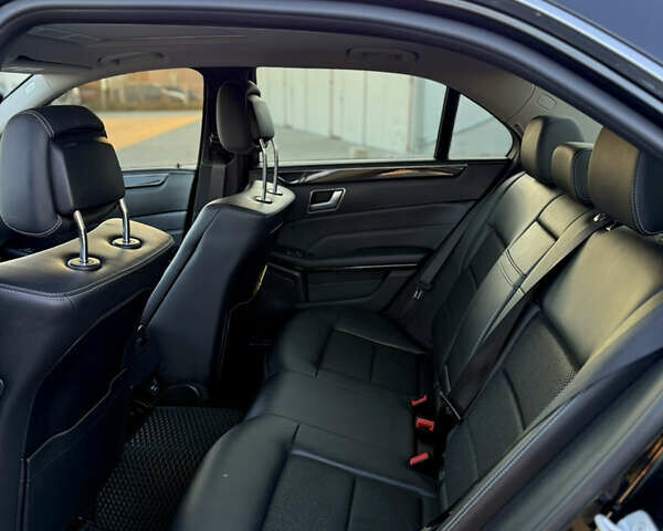 Чорний Мерседес Е-Клас, об'ємом двигуна 2.14 л та пробігом 258 тис. км за 19700 $, фото 14 на Automoto.ua