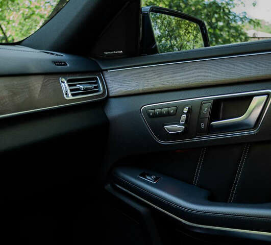 Черный Мерседес Е-Класс, объемом двигателя 3 л и пробегом 172 тыс. км за 23999 $, фото 56 на Automoto.ua