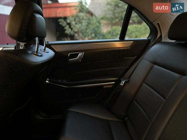 Черный Мерседес Е-Класс, объемом двигателя 2.1 л и пробегом 291 тыс. км за 14450 $, фото 2 на Automoto.ua