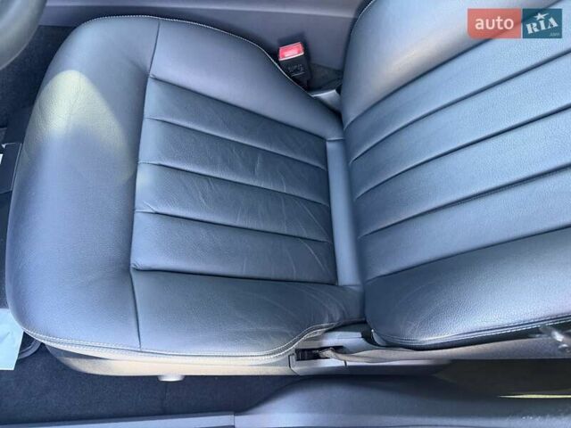 Черный Мерседес Е-Класс, объемом двигателя 1.99 л и пробегом 111 тыс. км за 22500 $, фото 30 на Automoto.ua