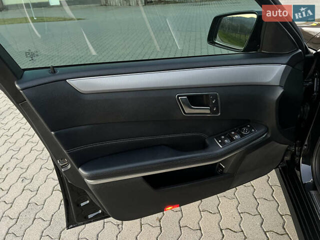 Черный Мерседес Е-Класс, объемом двигателя 2.2 л и пробегом 257 тыс. км за 19500 $, фото 20 на Automoto.ua