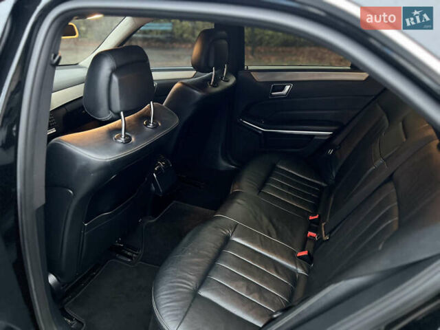 Черный Мерседес Е-Класс, объемом двигателя 2.2 л и пробегом 250 тыс. км за 11999 $, фото 4 на Automoto.ua