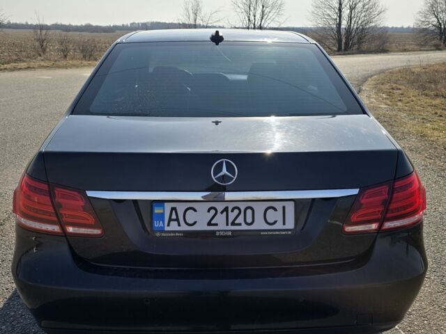Черный Мерседес Е-Класс, объемом двигателя 2 л и пробегом 405 тыс. км за 15500 $, фото 3 на Automoto.ua