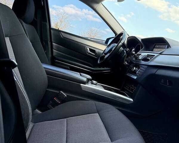 Черный Мерседес Е-Класс, объемом двигателя 3 л и пробегом 237 тыс. км за 22500 $, фото 15 на Automoto.ua