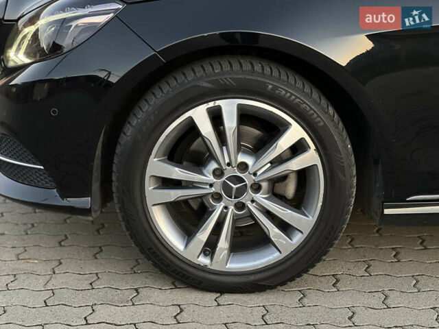 Черный Мерседес Е-Класс, объемом двигателя 2.2 л и пробегом 257 тыс. км за 19500 $, фото 16 на Automoto.ua