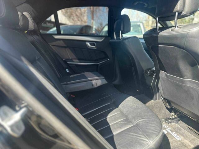 Черный Мерседес Е-Класс, объемом двигателя 2.2 л и пробегом 250 тыс. км за 18500 $, фото 19 на Automoto.ua