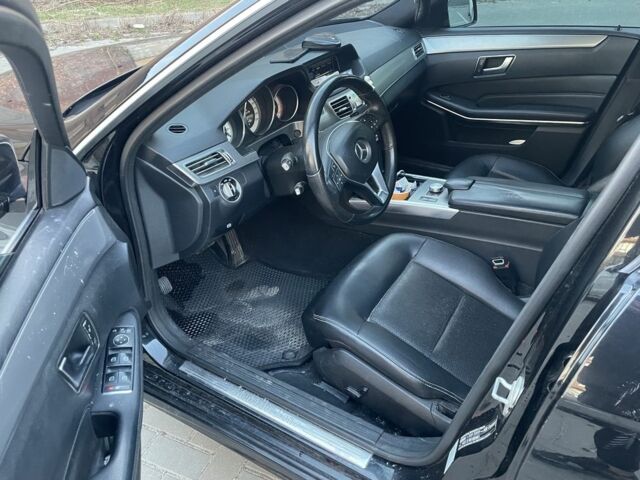 Черный Мерседес Е-Класс, объемом двигателя 2.2 л и пробегом 357 тыс. км за 7650 $, фото 6 на Automoto.ua