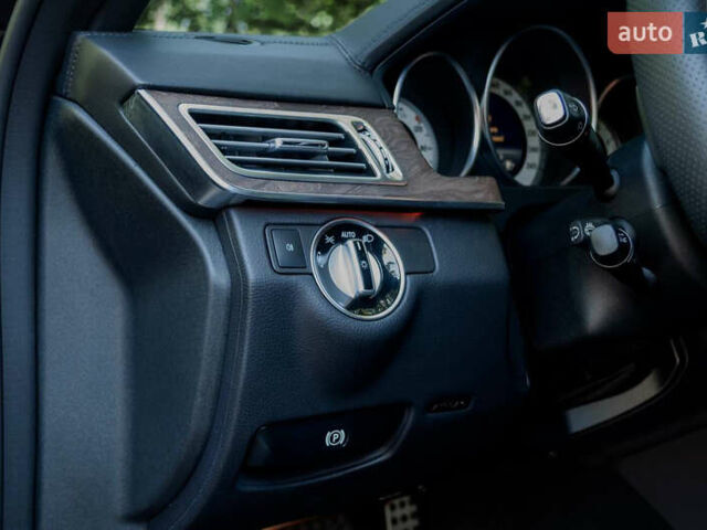 Черный Мерседес Е-Класс, объемом двигателя 3 л и пробегом 172 тыс. км за 23999 $, фото 49 на Automoto.ua