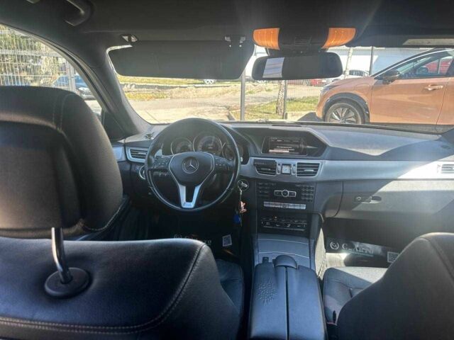 Черный Мерседес Е-Класс, объемом двигателя 2.2 л и пробегом 250 тыс. км за 18500 $, фото 17 на Automoto.ua