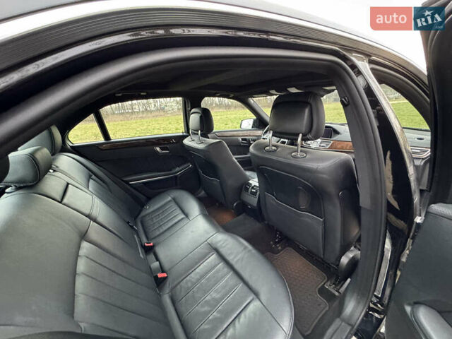 Черный Мерседес Е-Класс, объемом двигателя 3 л и пробегом 124 тыс. км за 22000 $, фото 17 на Automoto.ua