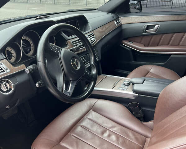 Черный Мерседес Е-Класс, объемом двигателя 2.2 л и пробегом 152 тыс. км за 22900 $, фото 12 на Automoto.ua