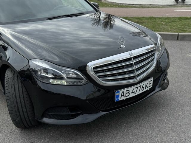 Черный Мерседес Е-Класс, объемом двигателя 2 л и пробегом 296 тыс. км за 13200 $, фото 3 на Automoto.ua